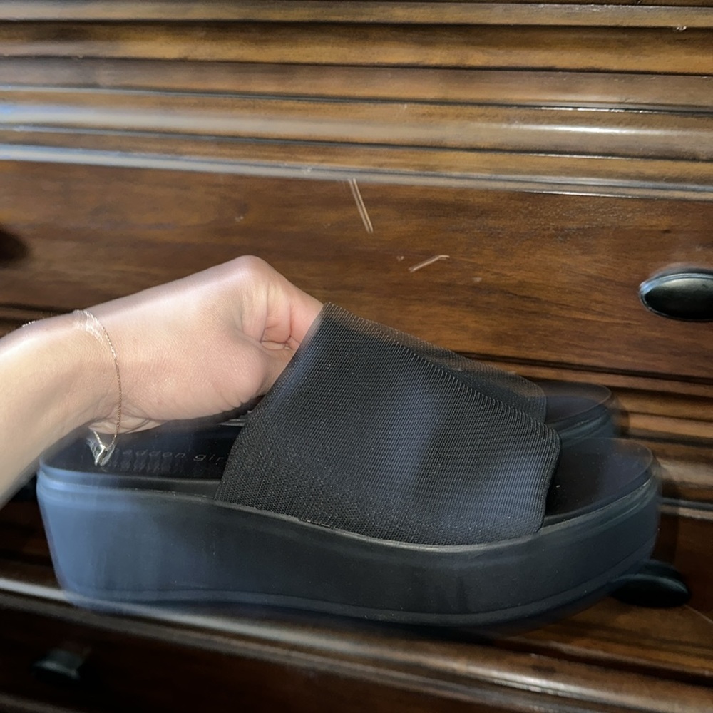 Madden Girls Shelbie Platform Wedges - Picture 2 of 5
